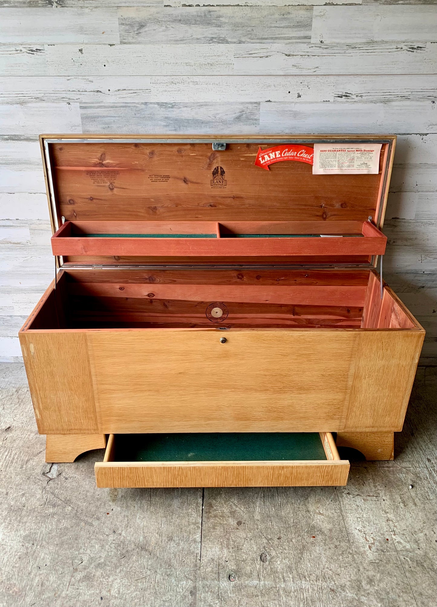 Vintage Lane Wood Trunk